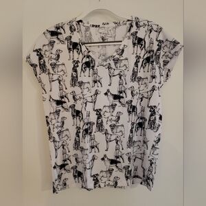 Black & White Dog Print V-Neck Tee Size L